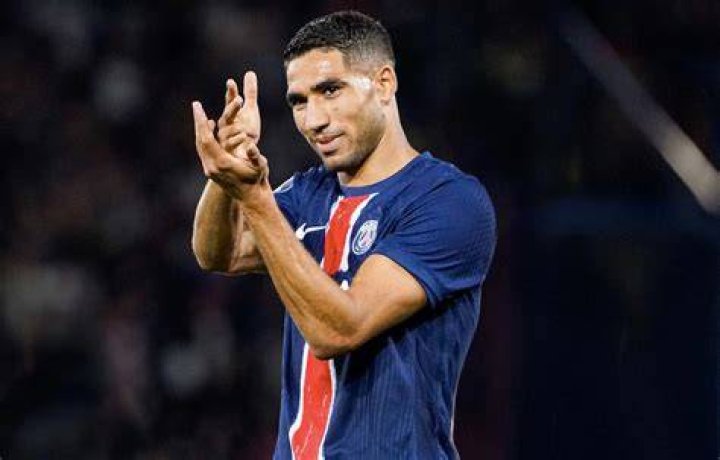 Achraf Hakimi qui est la sublime et c&eacute;l&egrave;bre femme du jo... Closer