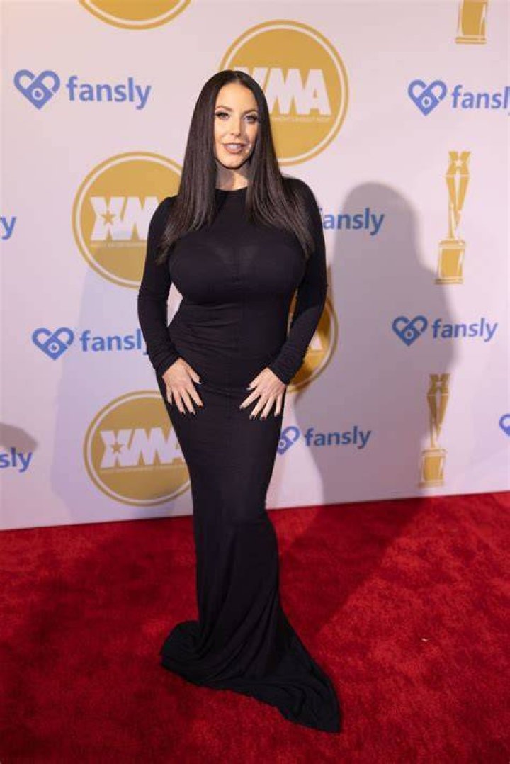 Angela white knows how to do halloween r/AngelaWhite