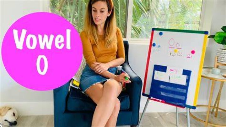 [ASMR] Miss Bell Teaches A Lesson On How to Count Money (counting