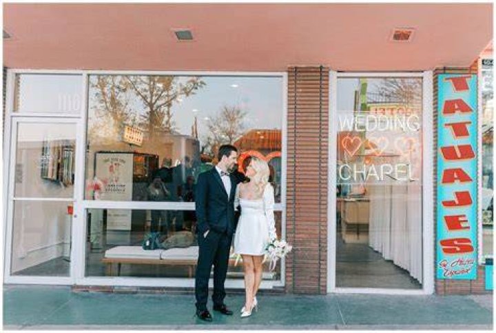 Elopement at Sure Thing Chapel Las Vegas — Gaby J Photography