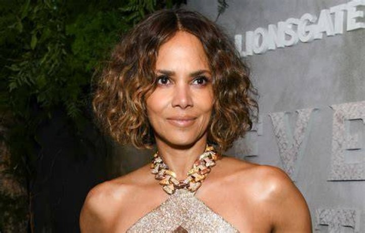 Halle Berry Net Worth, Age, Height, Weight, and Body Measurements