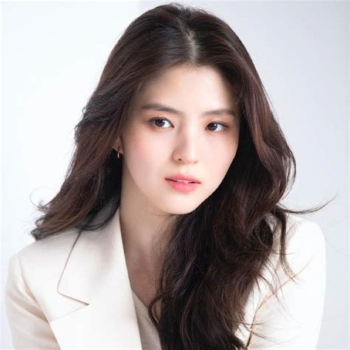 Han So-hee (Actress) Wiki, Biography, Age, Height, Weight, Awards, Boyfriend, Net Worth, Facts