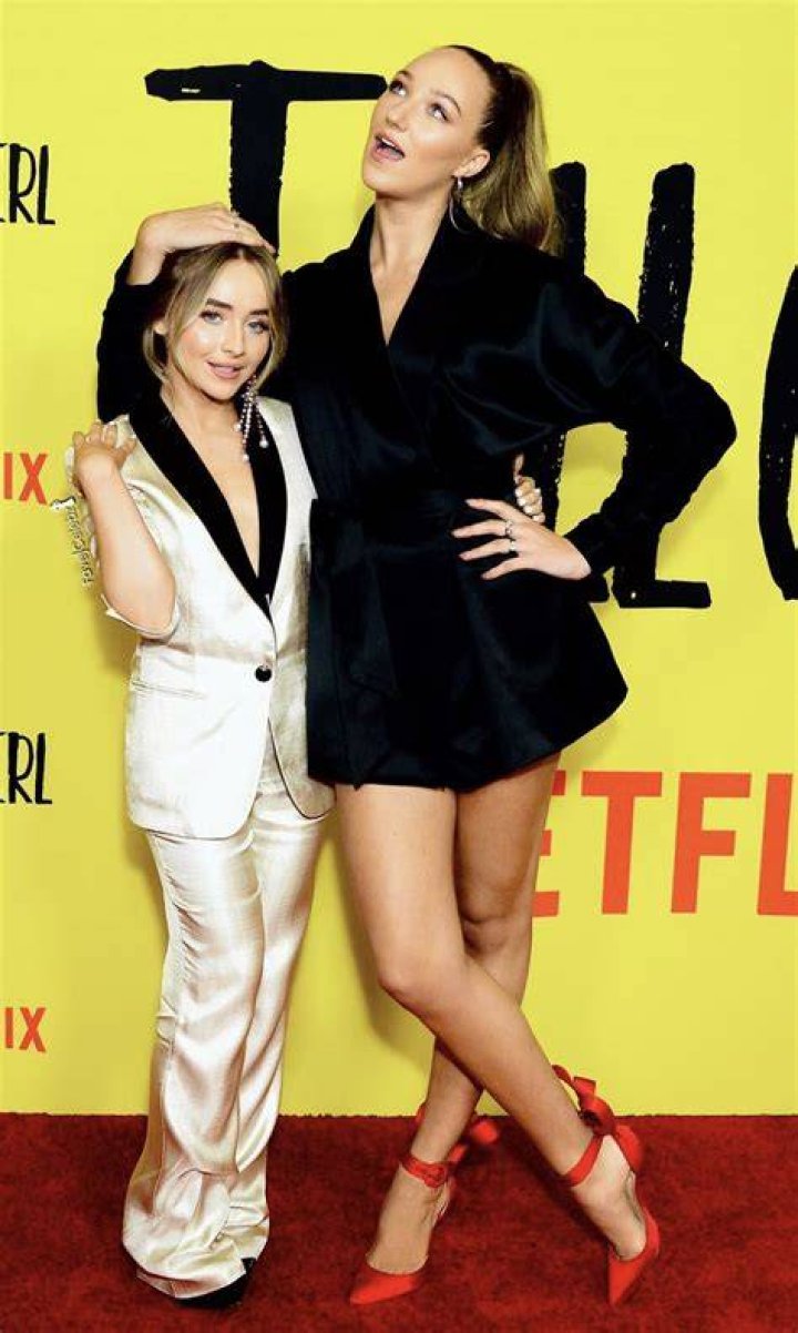 How Tall Is Sabrina Carpenter?, Revaygems