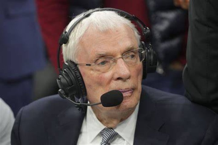 Hubie Brown on Calling Games, Staying Fit, and His Father&rsquo;s Best Advice