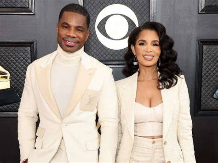 Kirk Franklin Surprises His Wife At Airport Essence