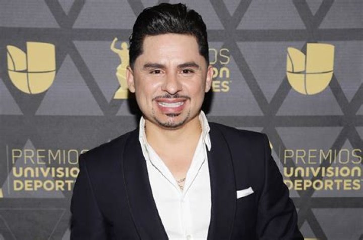 Larry Hernandez Net Worth, Salary, Age, Height, Bio, Family, Career