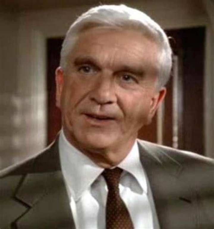 Leslie Nielsen Bio, Conjoint, Fr&egrave;re, Age, Net, Estil toujours vivant