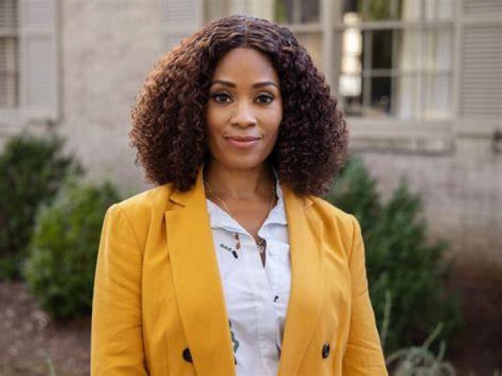 Maahra Hill Bio, Age, Height, Parents, Husband, Net Worth