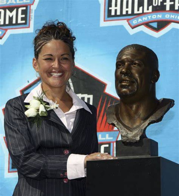 Meet Reggie White Wife Sara White Family And Net Worth Explore Mood Buz
