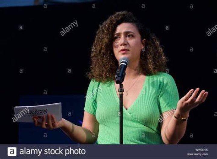 Rose Matafeo "I left New Zealand because there's nobody to date"