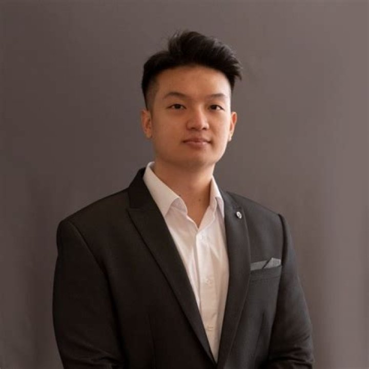 Wayne Liang: Meet the 26-year-old self-made millionaire 6 Wayne Liang lying inside a car